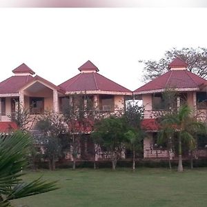 Relax Inn Hotel & Resort